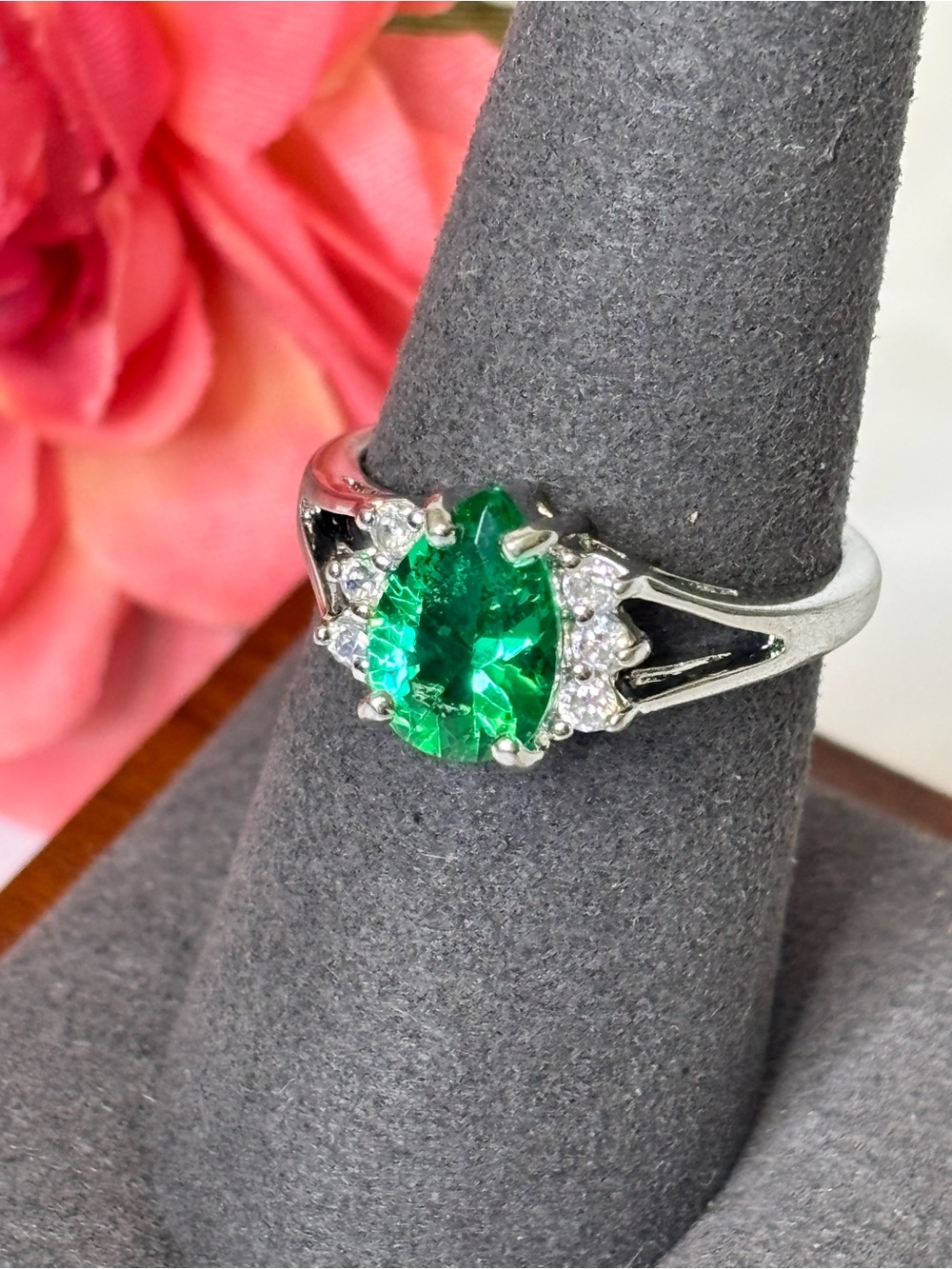 Vintage Sterling Silver Pear Emerald Green CZ Statement Ring – Size 7.75